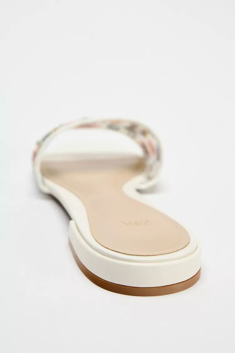 FLAT FLOWER SANDALS